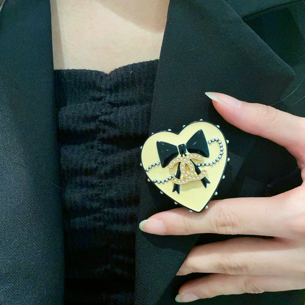 Double-C Emblem Brooch in Polished Metal-Tone – Design 074 main product view
