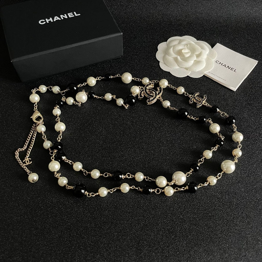 Double-C Emblem Pearl-Detail Pendant Necklace – Pearl Detail – Design 117 detail view