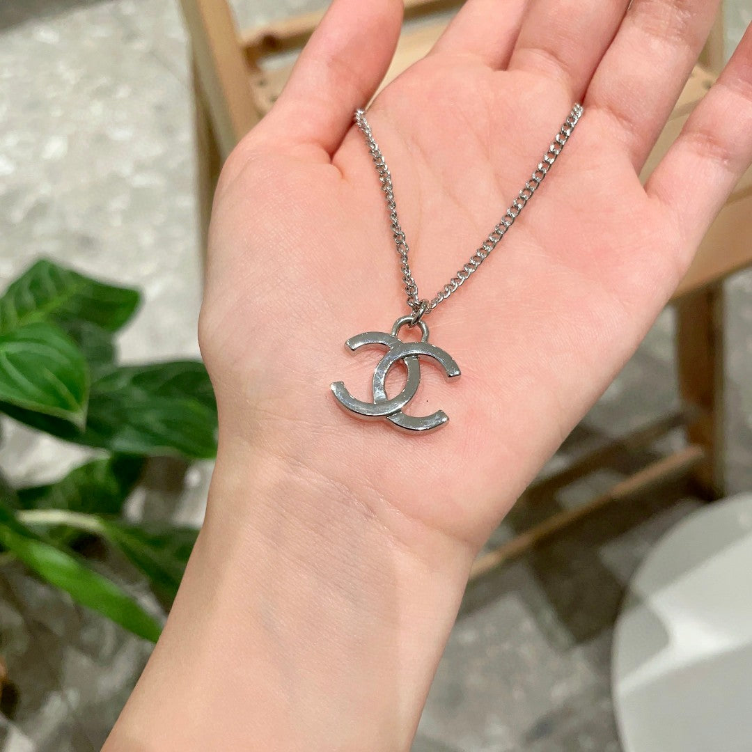 Double-C Emblem Pendant Necklace in Polished Metal-Tone – Design 071 side detail