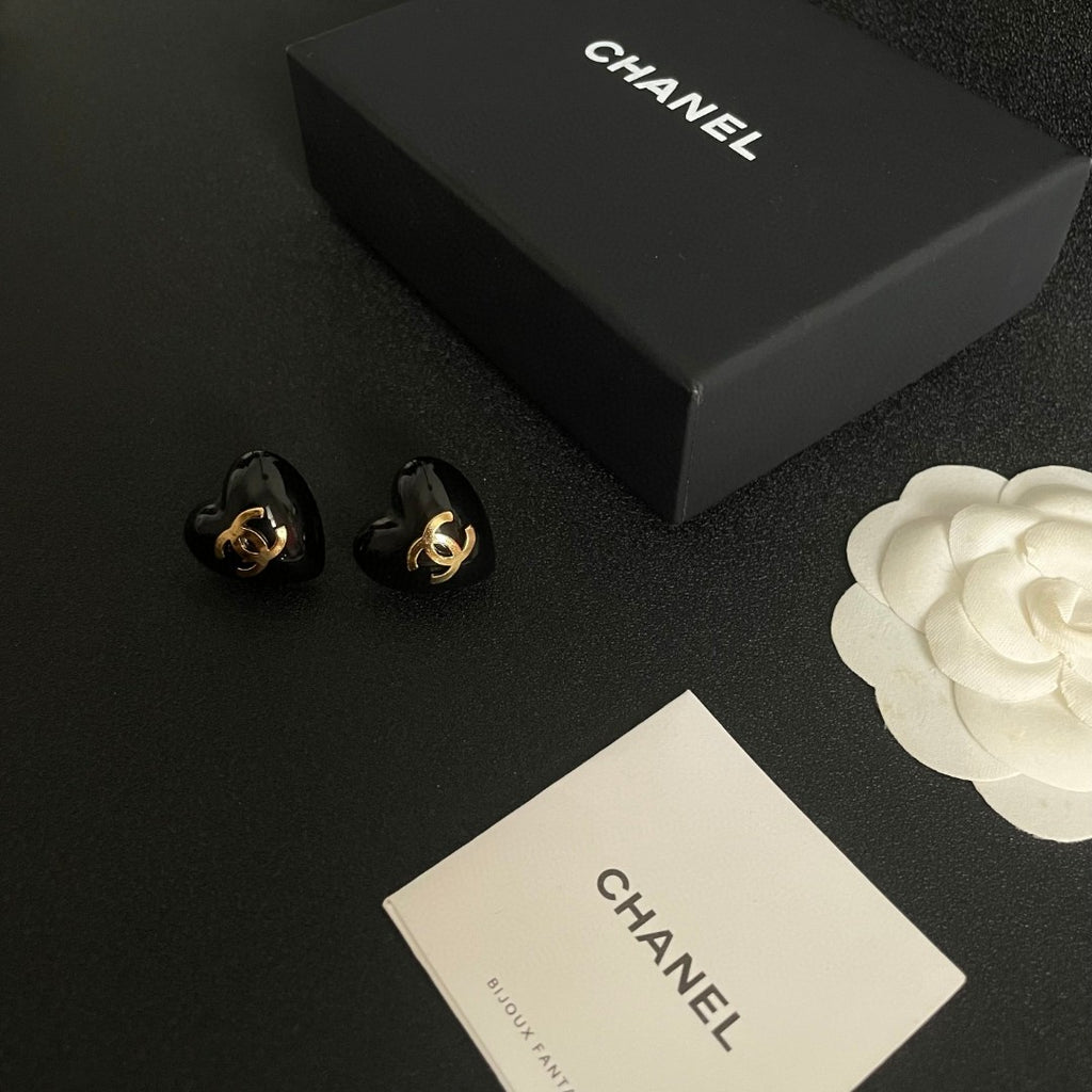 Double-C Emblem Stud Earrings in Polished Metal-Tone – Heart Detail – Design 014 close-up detail