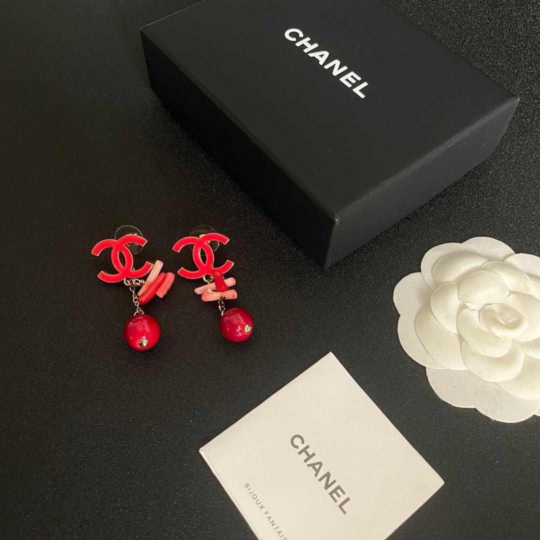 Double-C Emblem Statement Earrings in Polished Metal-Tone – Design 061 close-up detail
