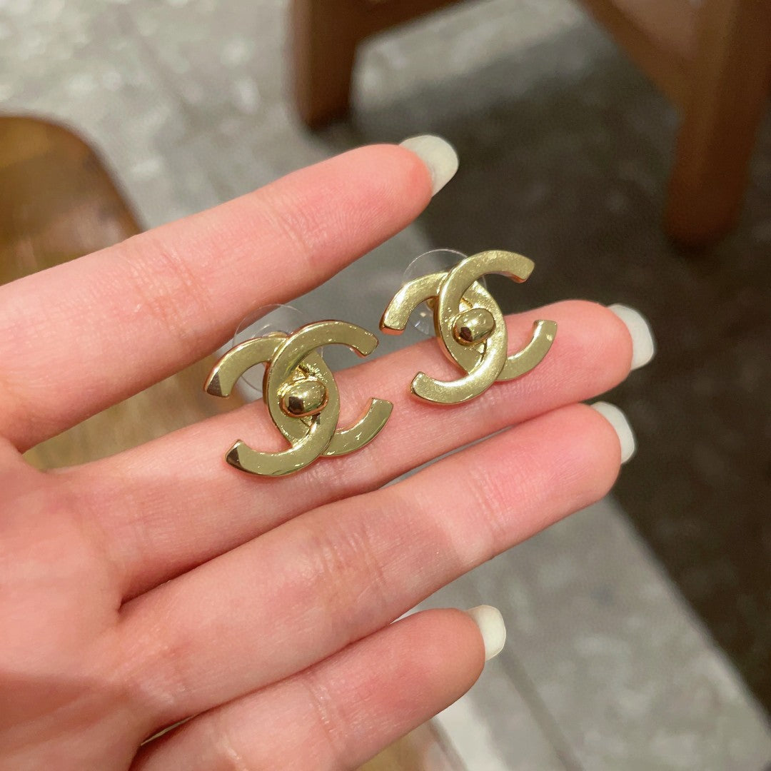 Double-C Emblem Stud Earrings in Polished Metal-Tone – Design 349 side detail