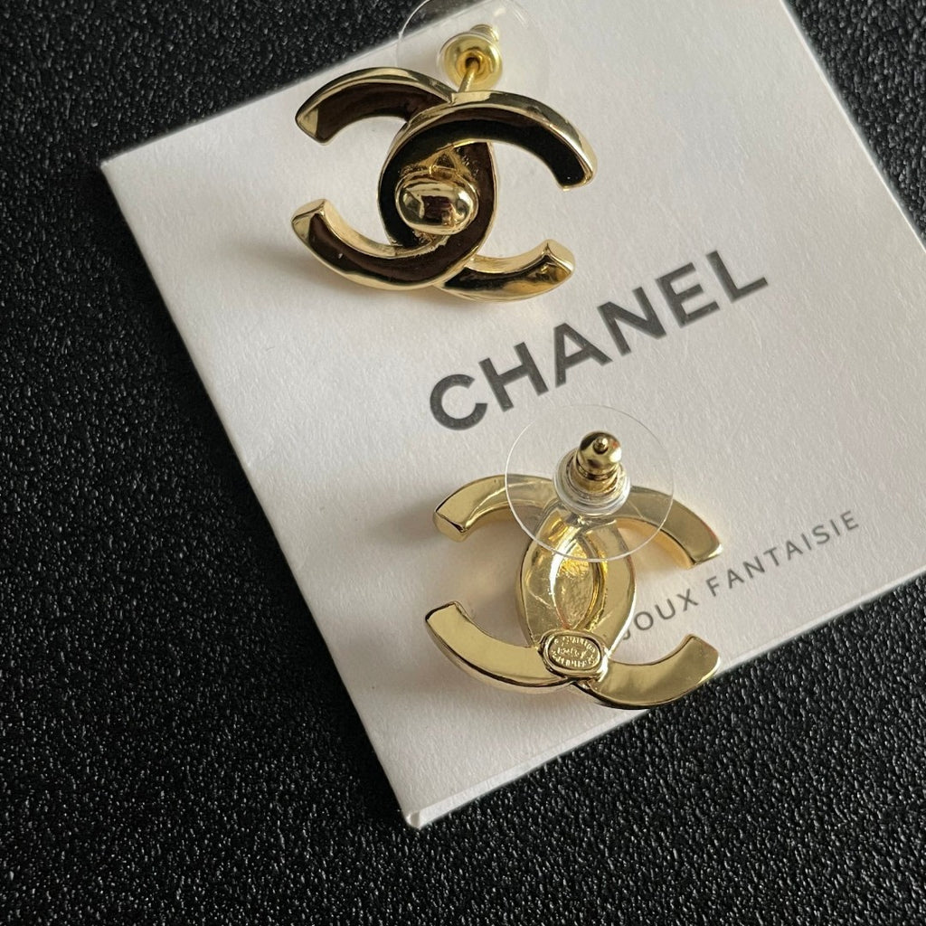 Double-C Emblem Stud Earrings in Polished Metal-Tone – Design 349 main product view
