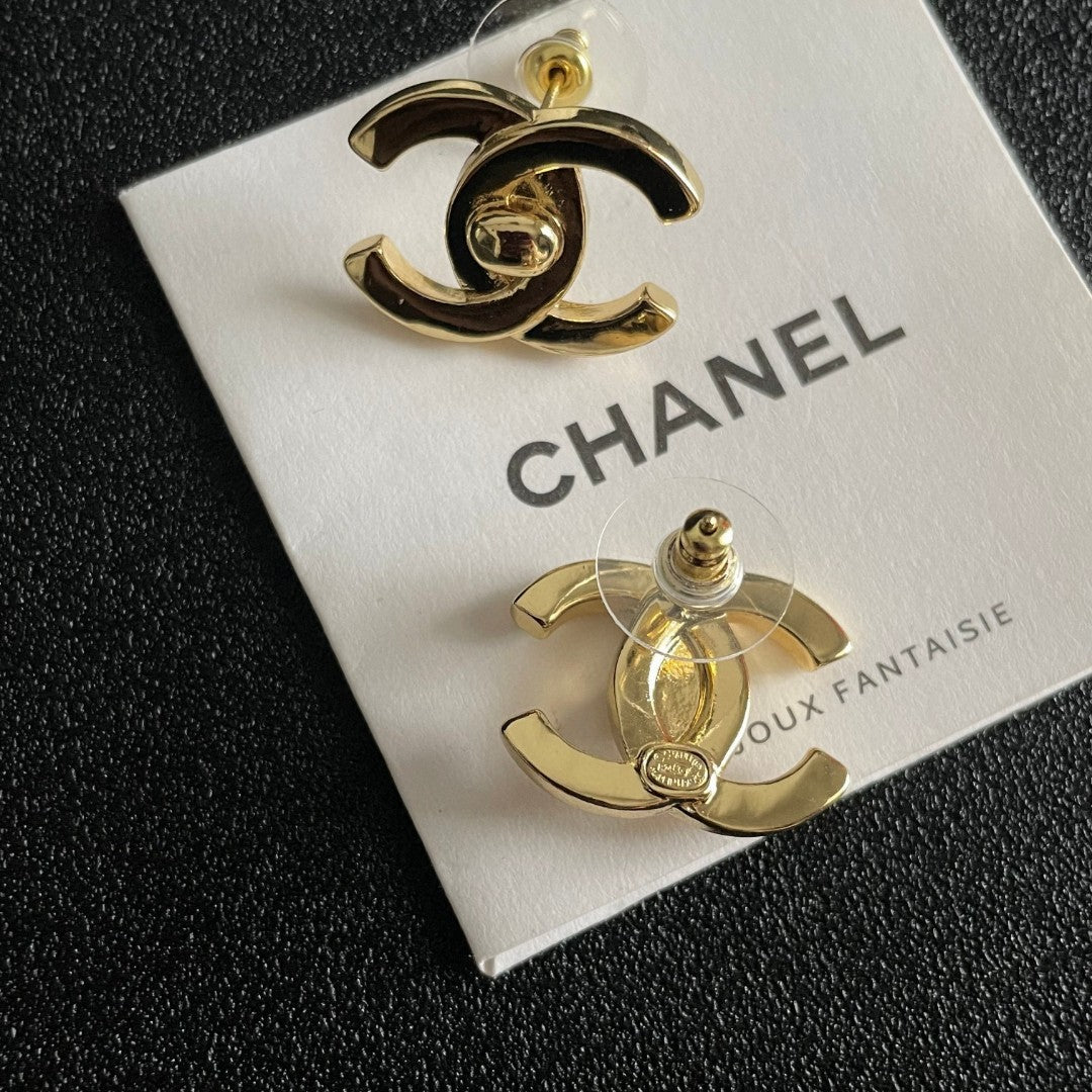 Double-C Emblem Stud Earrings in Polished Metal-Tone – Design 349 main product view