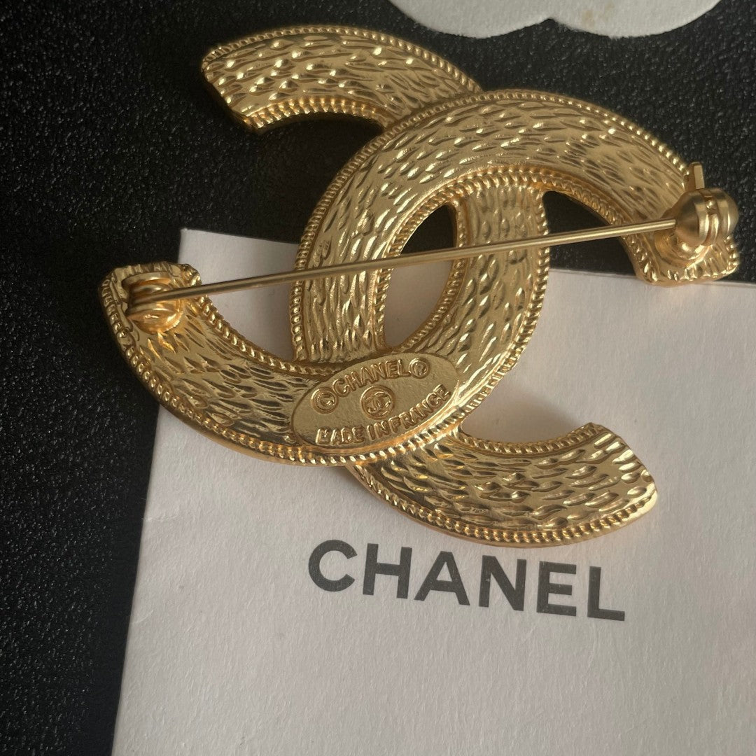 Double-C Emblem Brooch in Polished Metal-Tone – Design 068 main product view