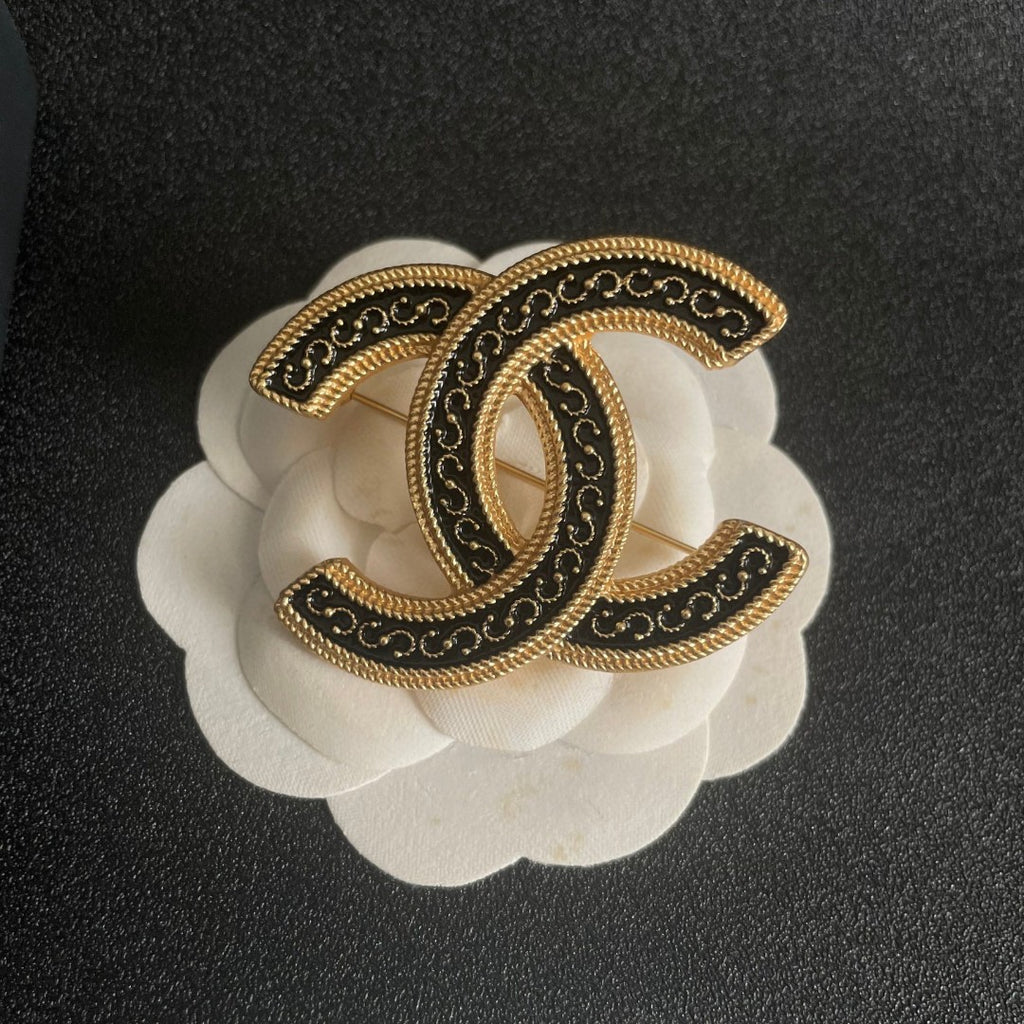 Double-C Emblem Brooch in Polished Metal-Tone – Design 068 front product view