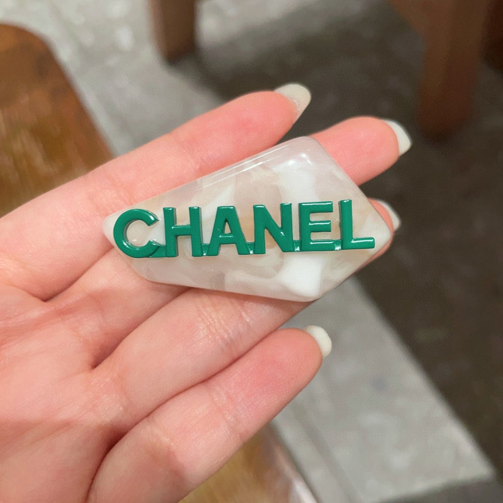 Letter Hair Clip – Design 006 side detail