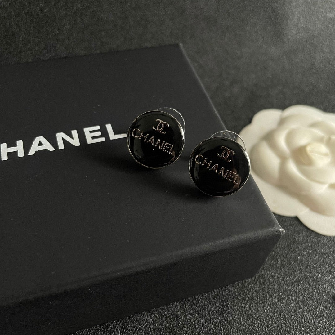 Double-C Emblem Stud Earrings in Polished Metal-Tone – Design 347 detail view