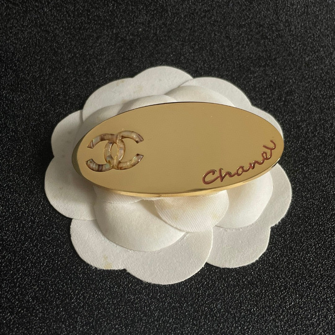 Double-C Emblem Hair Clip – Design 027 front product view