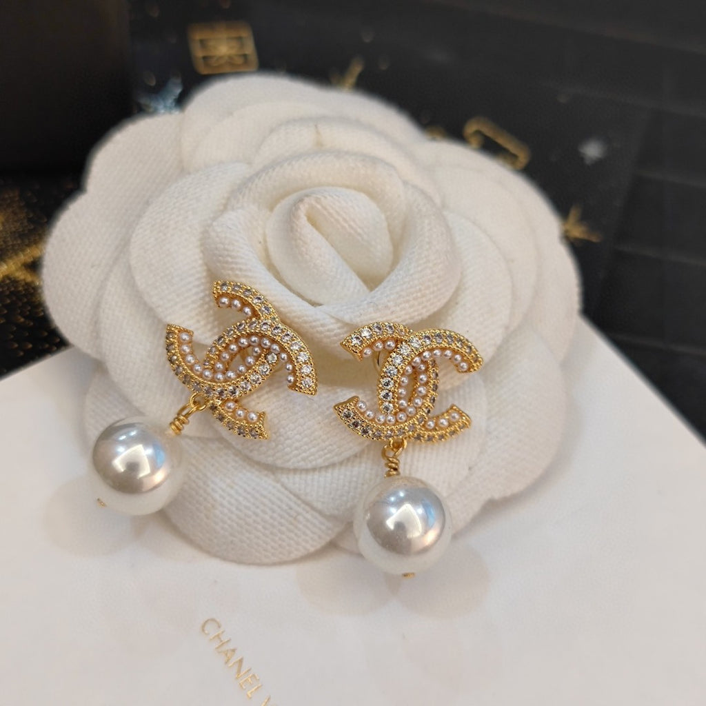 Letter Pearl-Detail Stud Earrings – Pearl Detail main product view
