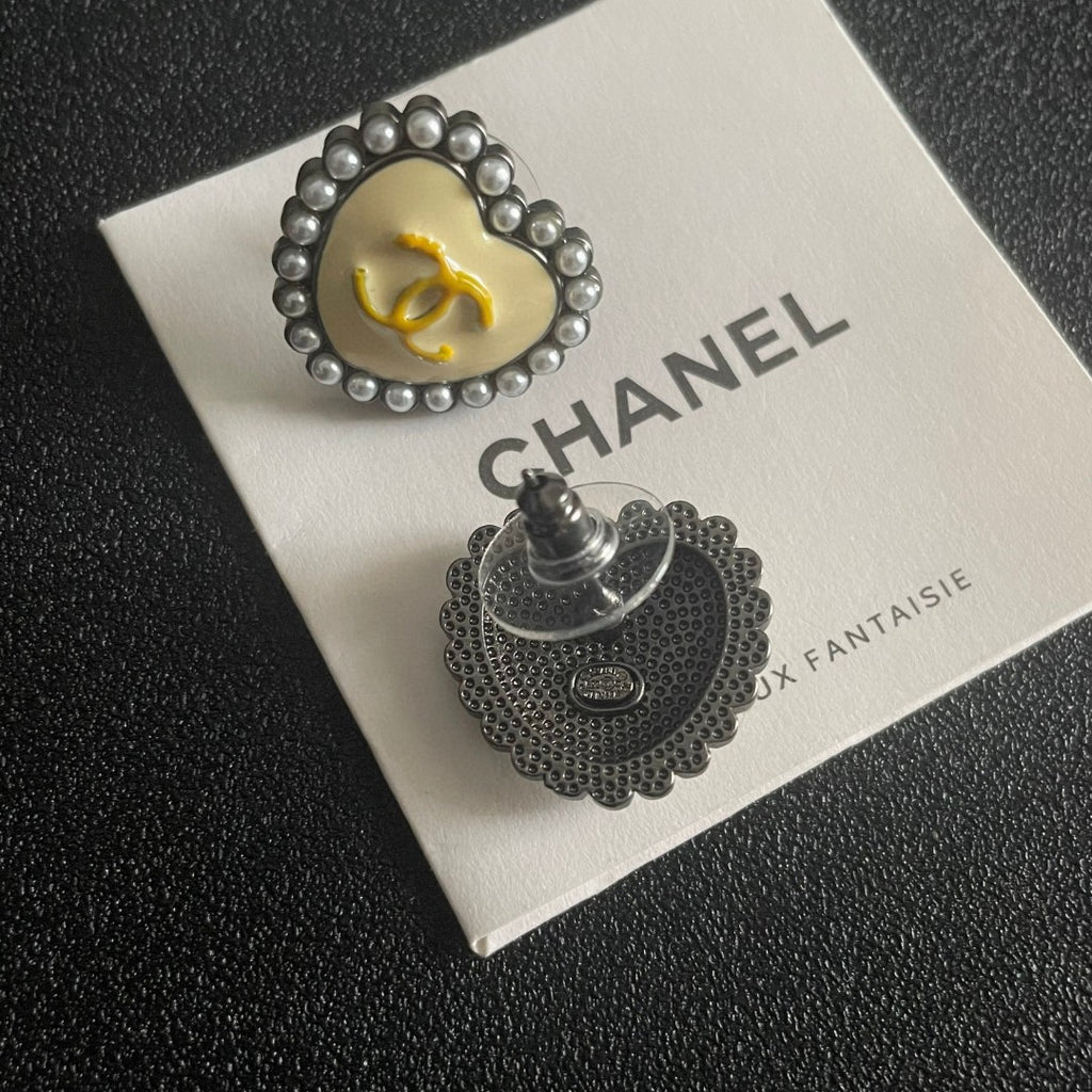Double-C Emblem Pearl-Detail Stud Earrings – Pearl Detail – Design 019 main product view
