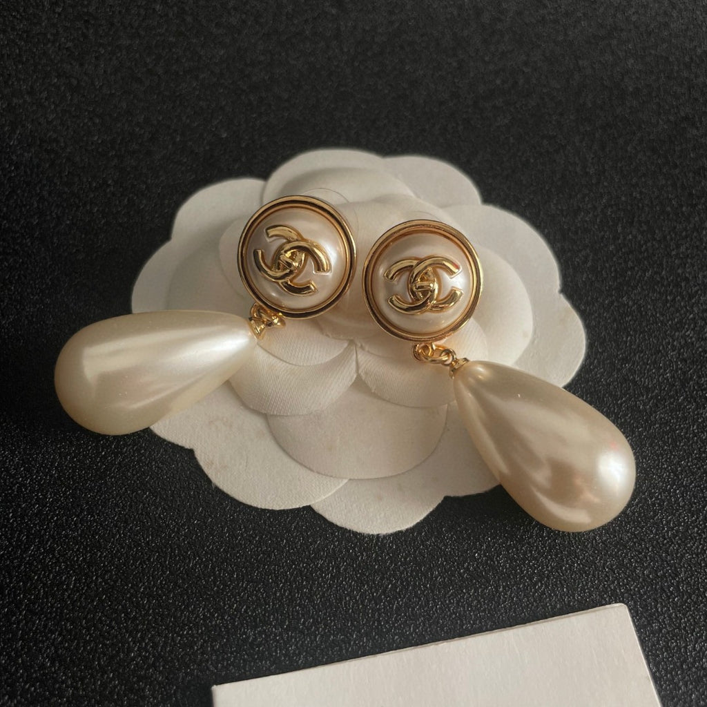 Double-C Emblem Pearl-Detail Statement Earrings – Pearl Detail – Design 021 detail view