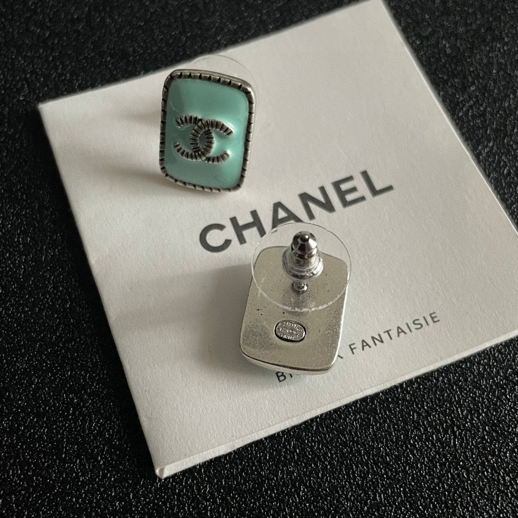 Double-C Emblem Stud Earrings in Polished Metal-Tone – Design 307 main product view