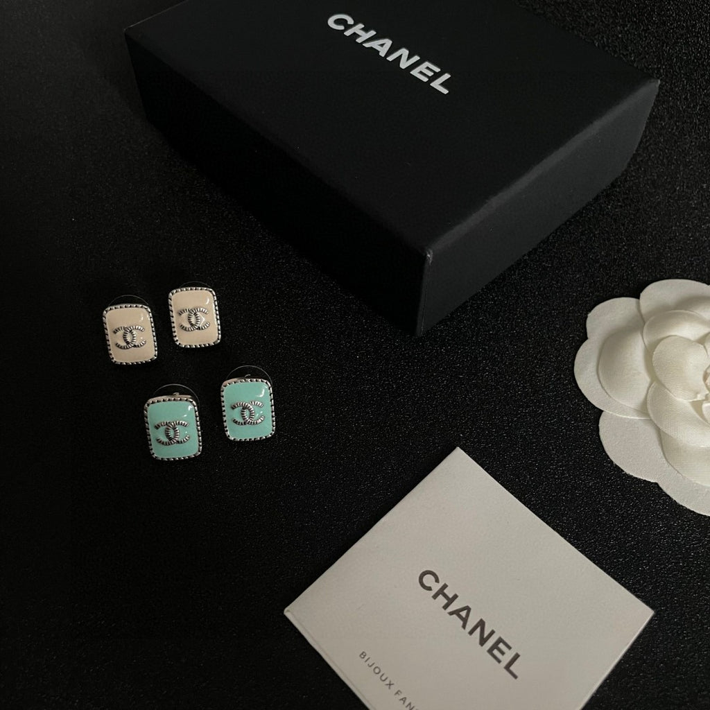 Double-C Emblem Stud Earrings in Polished Metal-Tone – Design 308 side detail