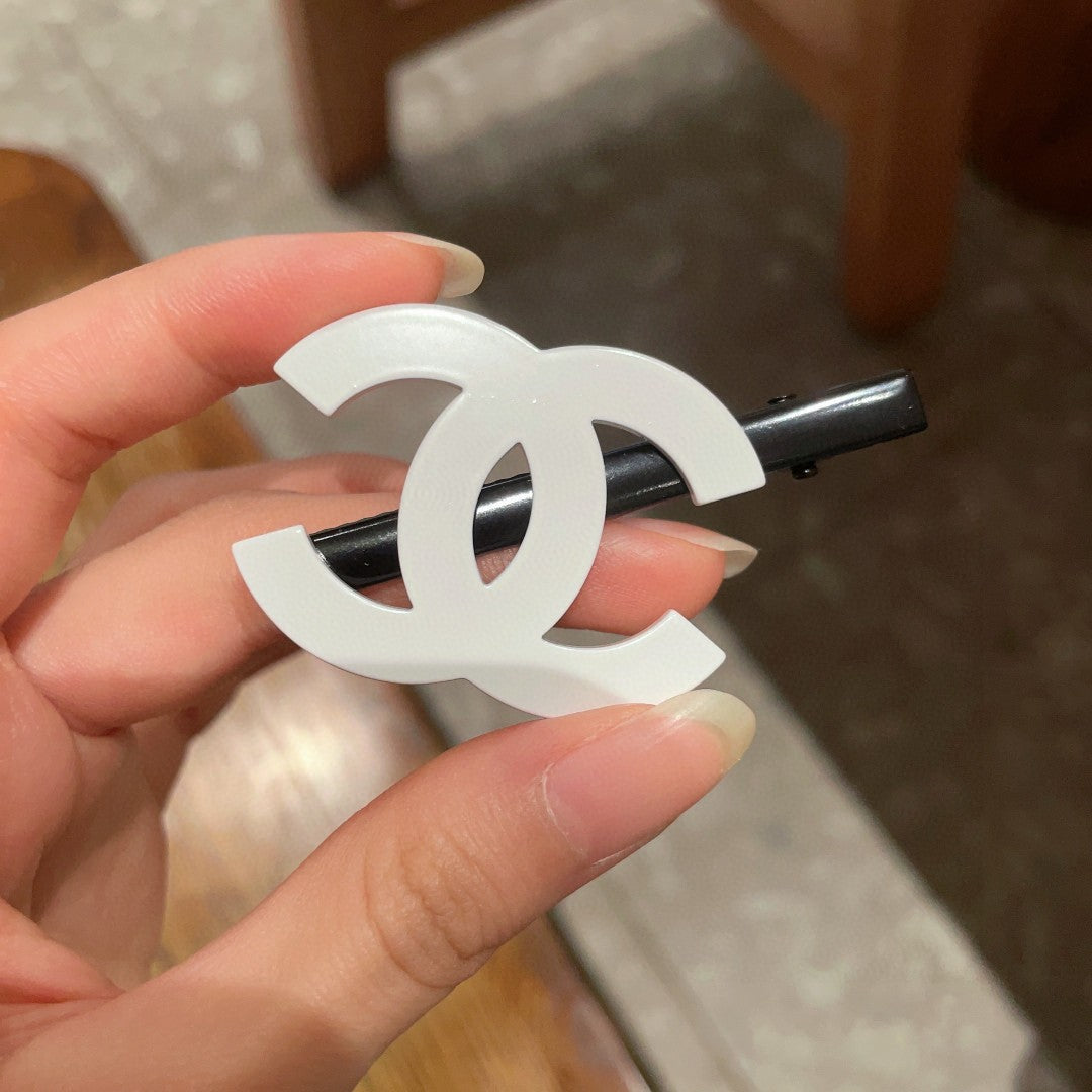 Double-C Emblem Hair Clip – Design 022 detail view