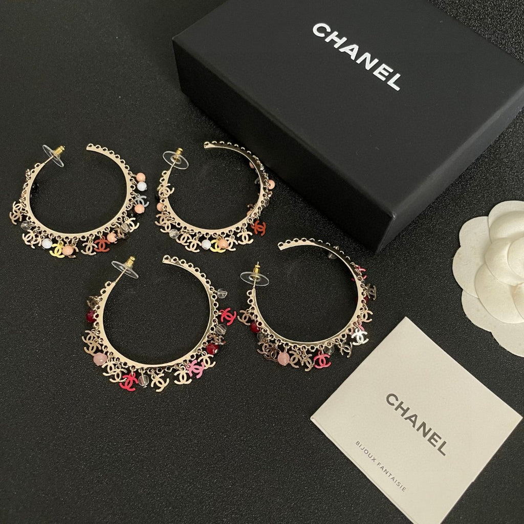 Double-C Emblem Pearl-Detail Statement Earrings – Pearl Detail – Design 019 close-up detail