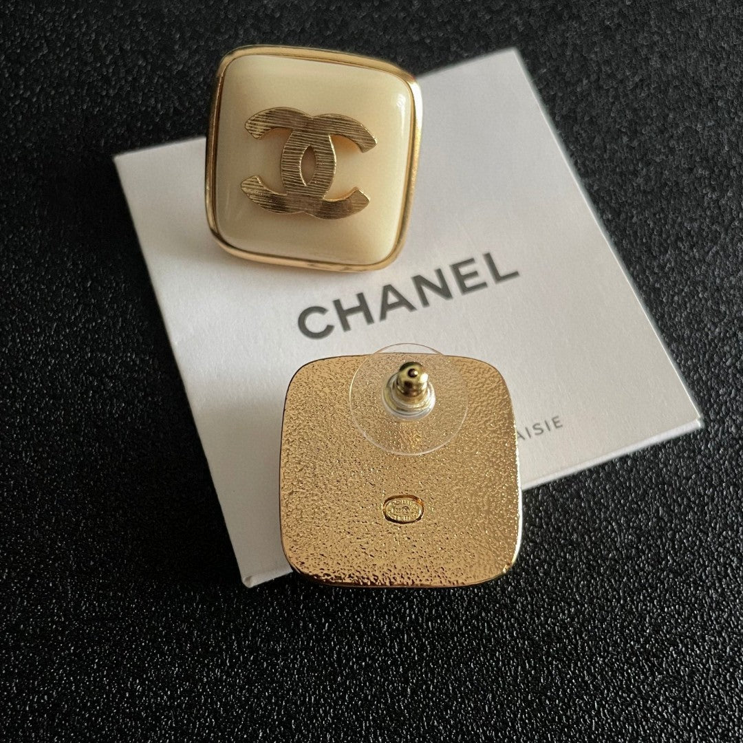 Double-C Emblem Stud Earrings in Polished Metal-Tone – Design 294 main product view