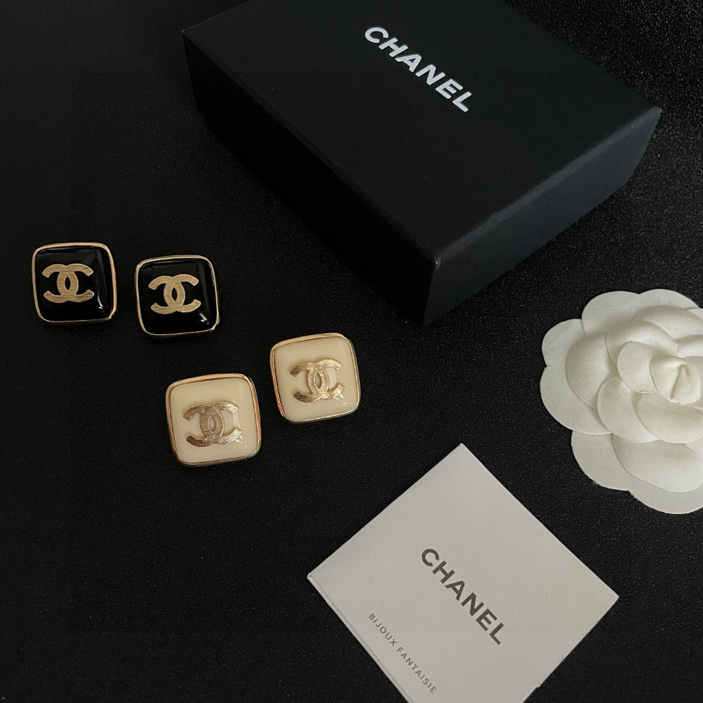 Double-C Emblem Stud Earrings in Polished Metal-Tone – Design 294 side detail