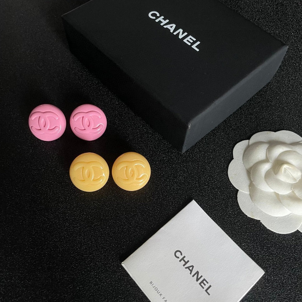 Double-C Emblem Stud Earrings in Polished Metal-Tone – Pink Detail side detail