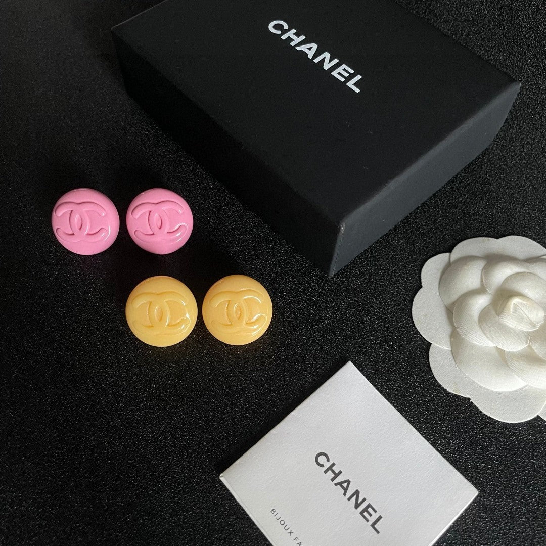 Double-C Emblem Stud Earrings in Polished Metal-Tone – Pink Detail side detail