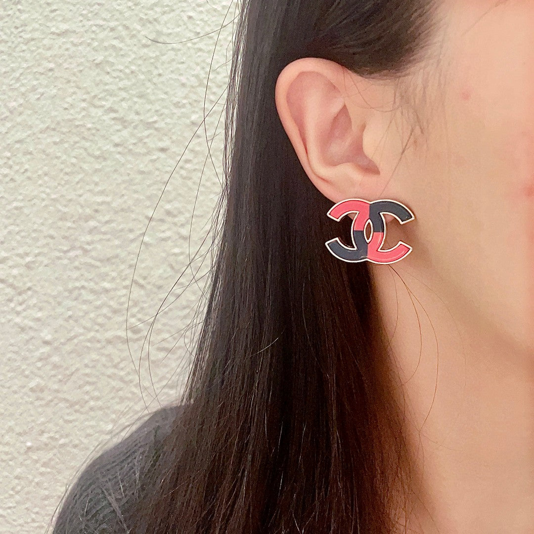 Double-C Emblem Stud Earrings in Polished Metal-Tone – Design 241 detail view