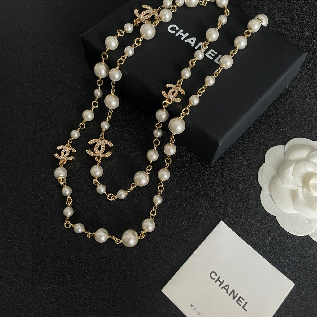 Double-C Emblem Pearl-Detail Pendant Necklace – Pearl Detail – Design 061 close-up detail