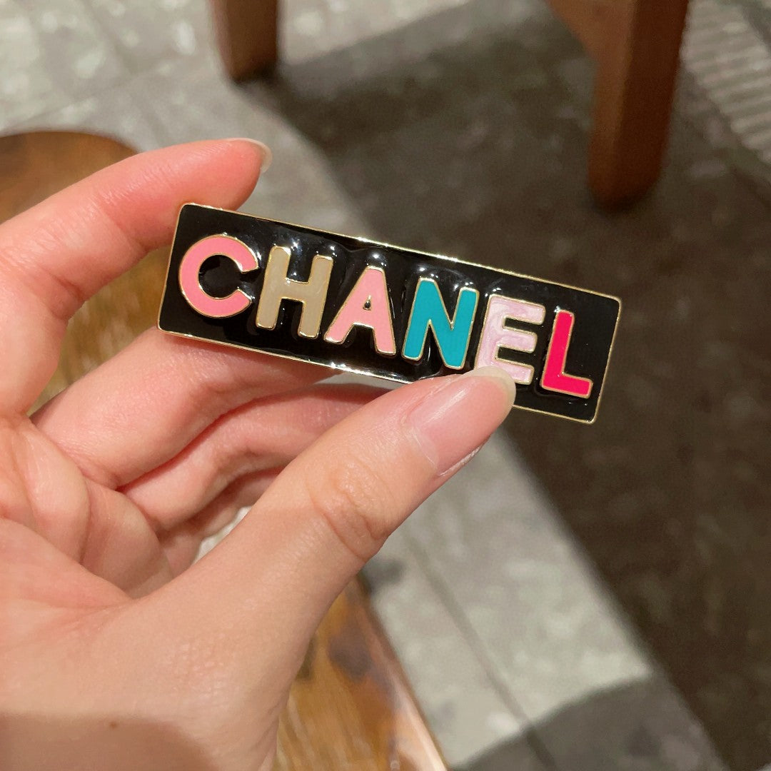 Letter Hair Clip – Design 004 side detail