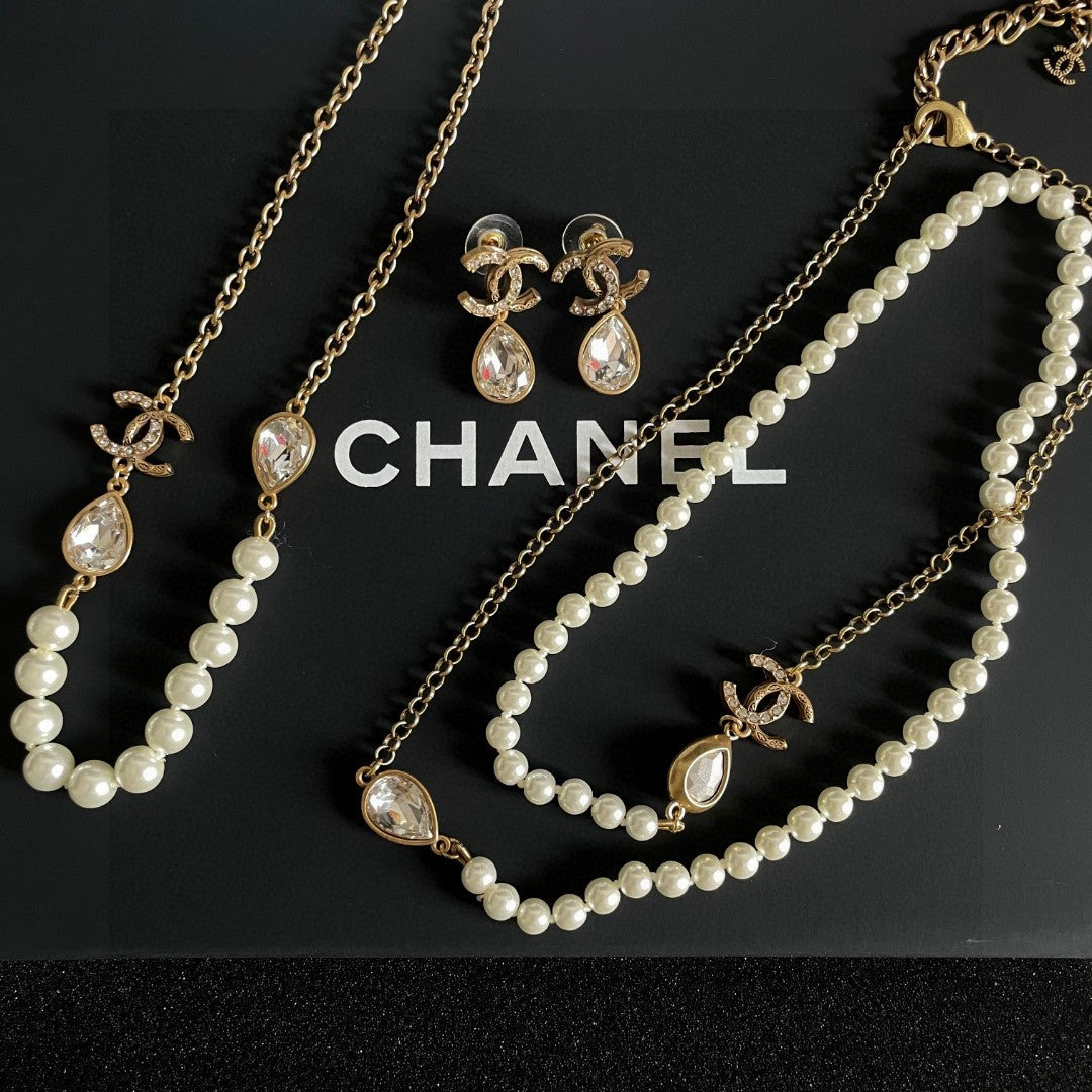 Double-C Emblem Pearl-Detail Pendant Necklace – Pearl Detail – Design 060 side detail