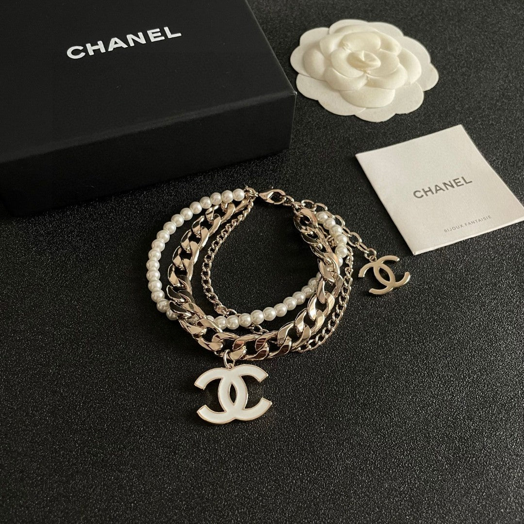 Double-C Emblem Bracelet in Polished Metal-Tone – Design 006 close-up detail