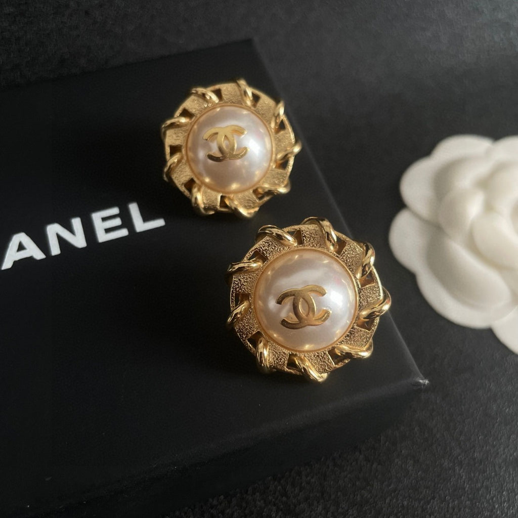 Double-C Emblem Stud Earrings in Polished Metal-Tone – Design 226 detail view