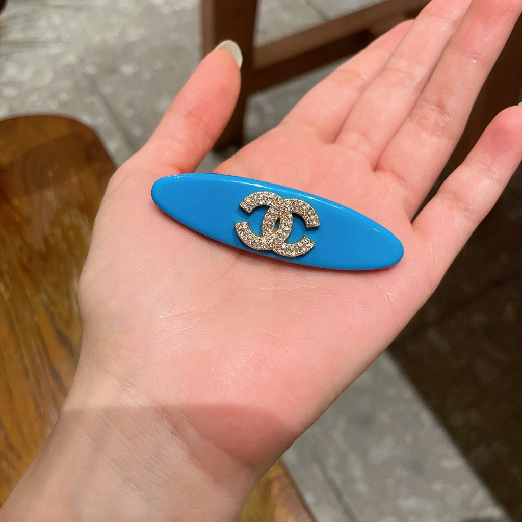 Double-C Emblem Hair Clip – Design 015 detail view