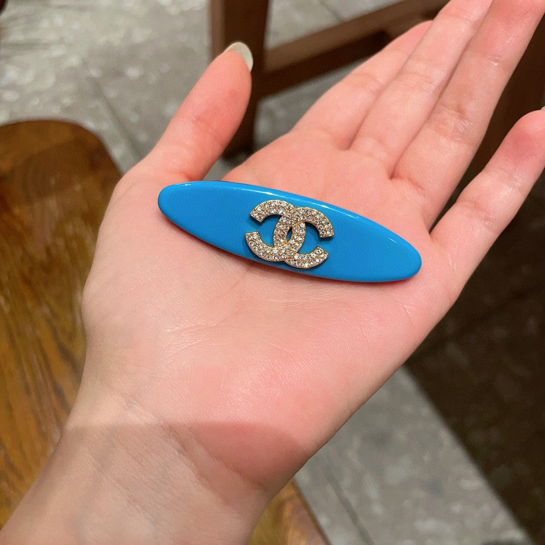 Double-C Emblem Hair Clip – Design 015 detail view