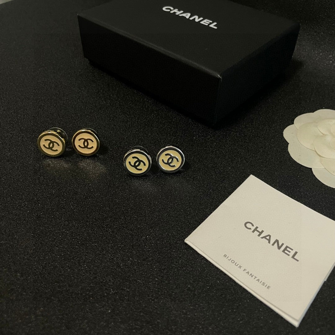 Double-C Emblem Stud Earrings in Polished Metal-Tone – Design 222 close-up detail