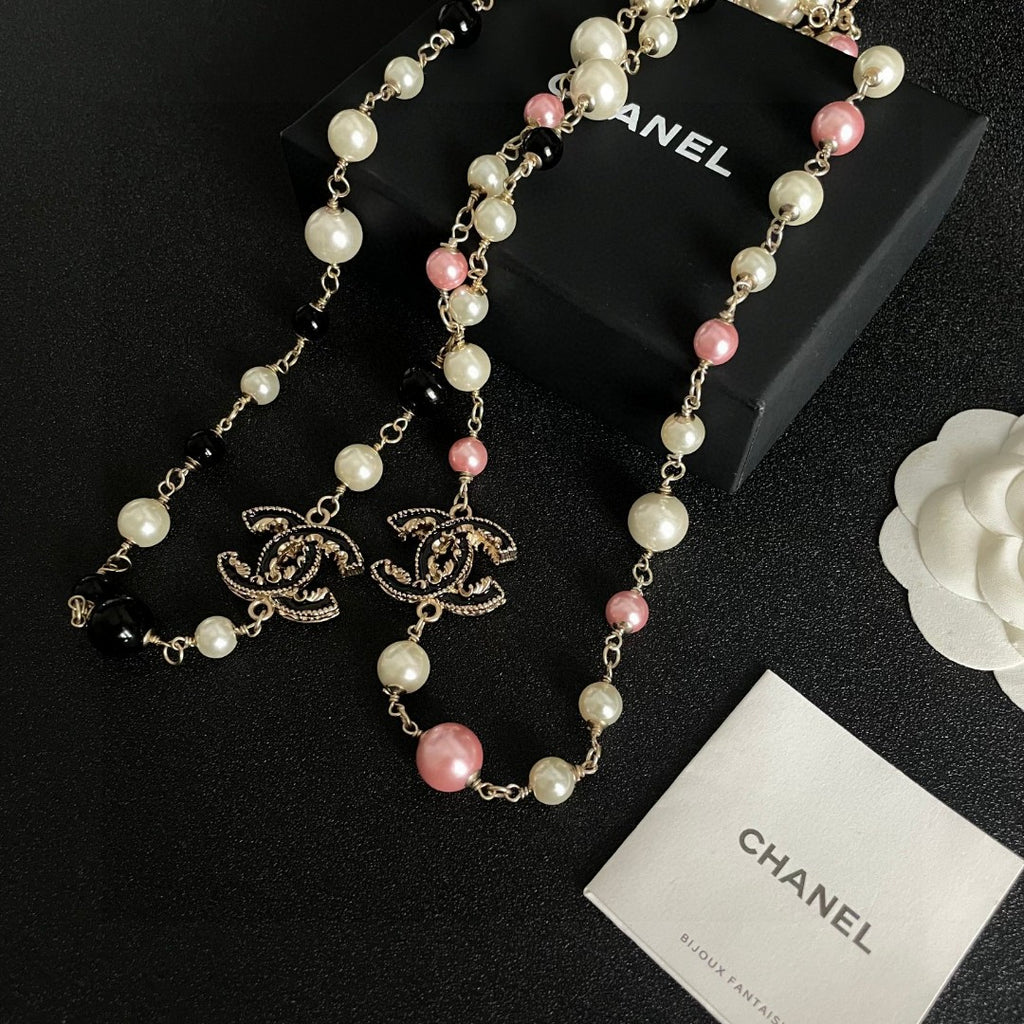 Double-C Emblem Pearl-Detail Pendant Necklace – Pearl Detail – Design 051 detail view