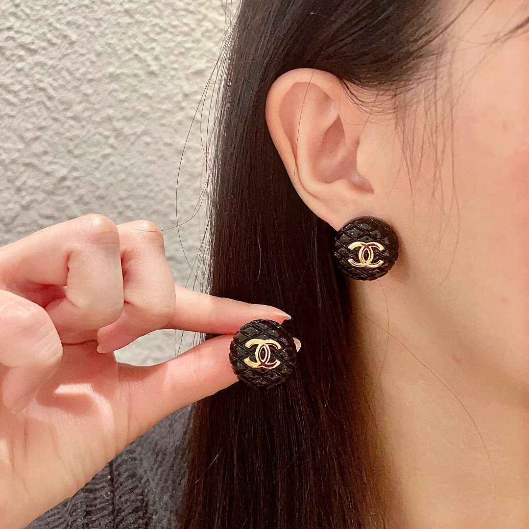 Double-C Emblem Stud Earrings in Polished Metal-Tone – Design 200 main product view