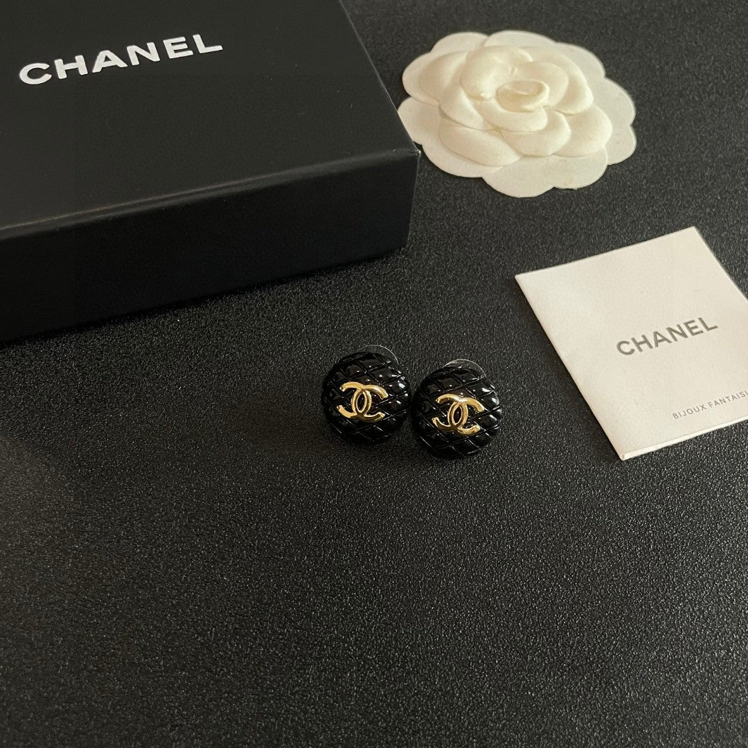 Double-C Emblem Stud Earrings in Polished Metal-Tone – Design 200 styled product view
