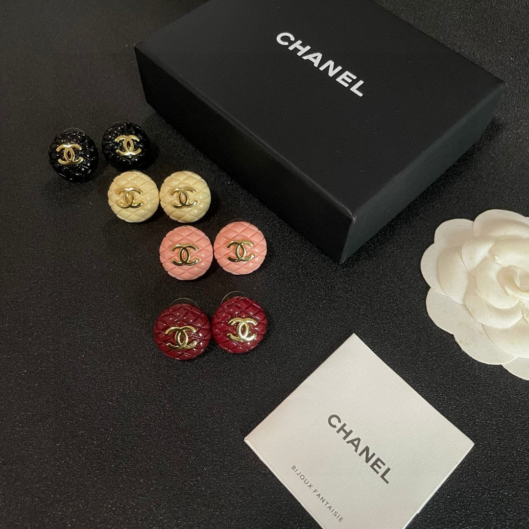 Double-C Emblem Stud Earrings in Polished Metal-Tone – Design 200 side detail