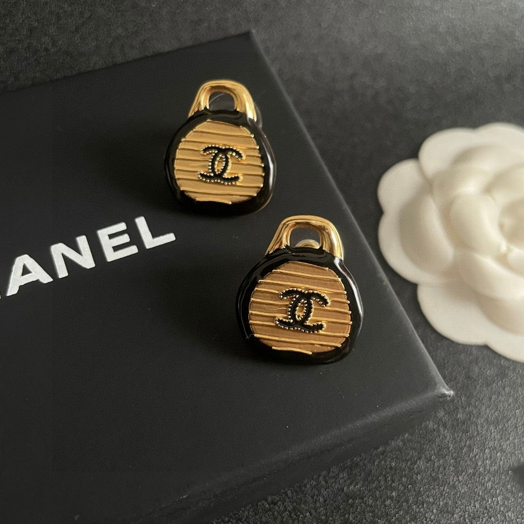Double-C Emblem Stud Earrings in Polished Metal-Tone – Design 199 detail view