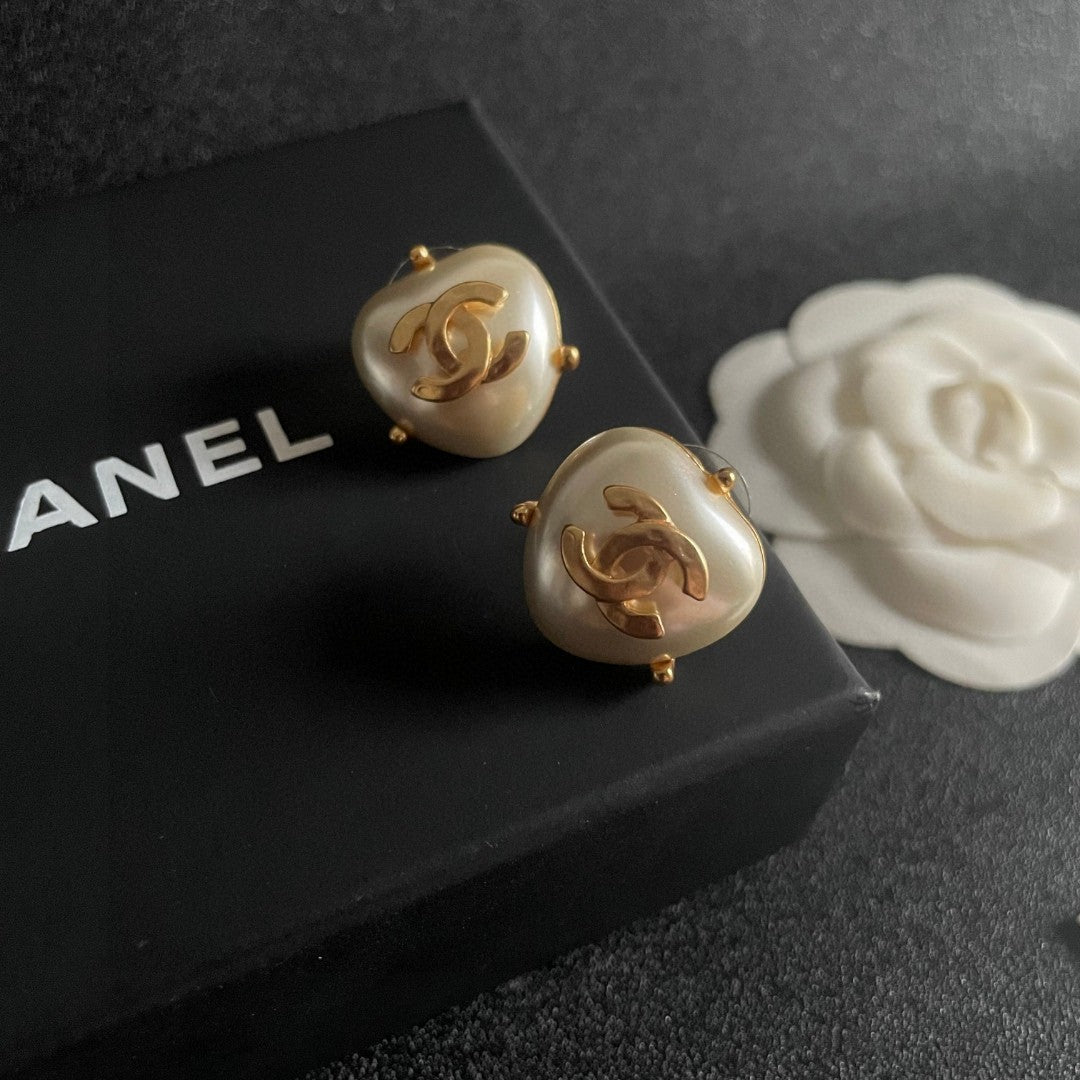 Double-C Emblem Pearl-Detail Stud Earrings – Pearl Detail – Design 008 detail view