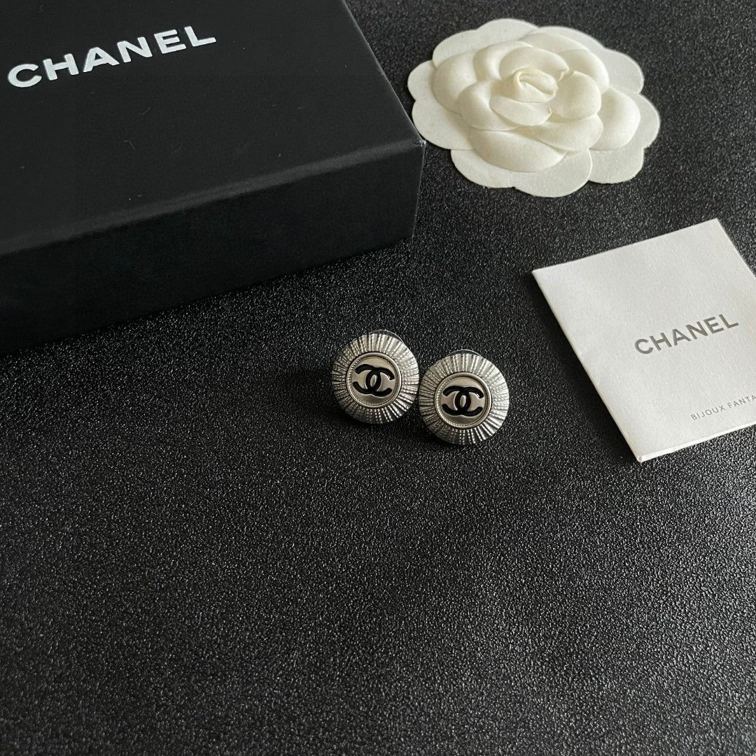 Double-C Emblem Stud Earrings in Polished Metal-Tone – Design 196 styled product view