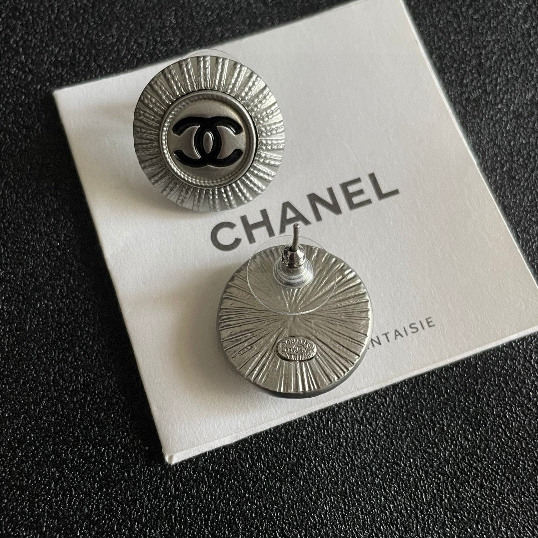Double-C Emblem Stud Earrings in Polished Metal-Tone – Design 196 main product view