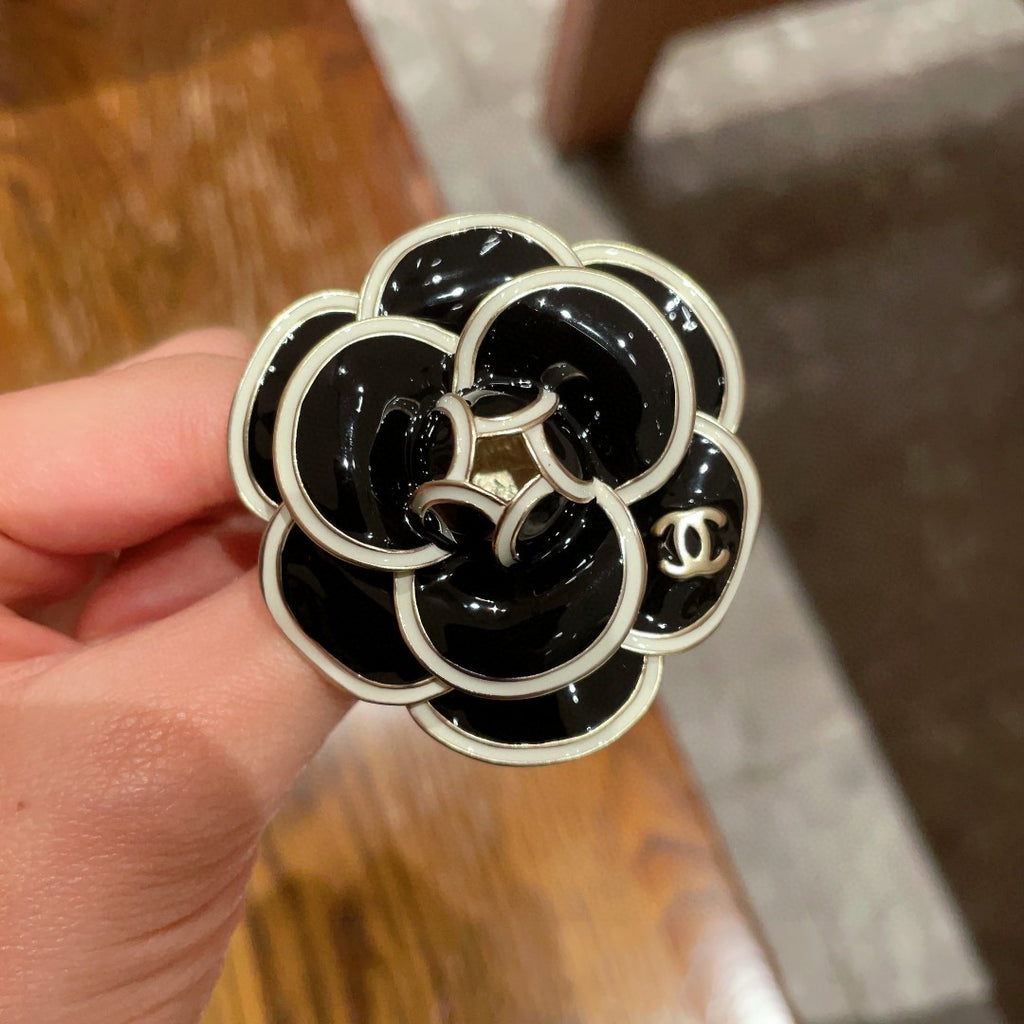 Camellia Brooch in Polished Metal-Tone – Camellia Detail detail view