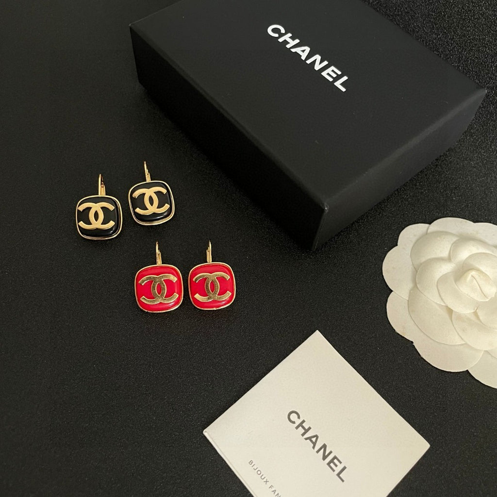 Double-C Emblem Statement Earrings in Polished Metal-Tone – Design 032 front product view