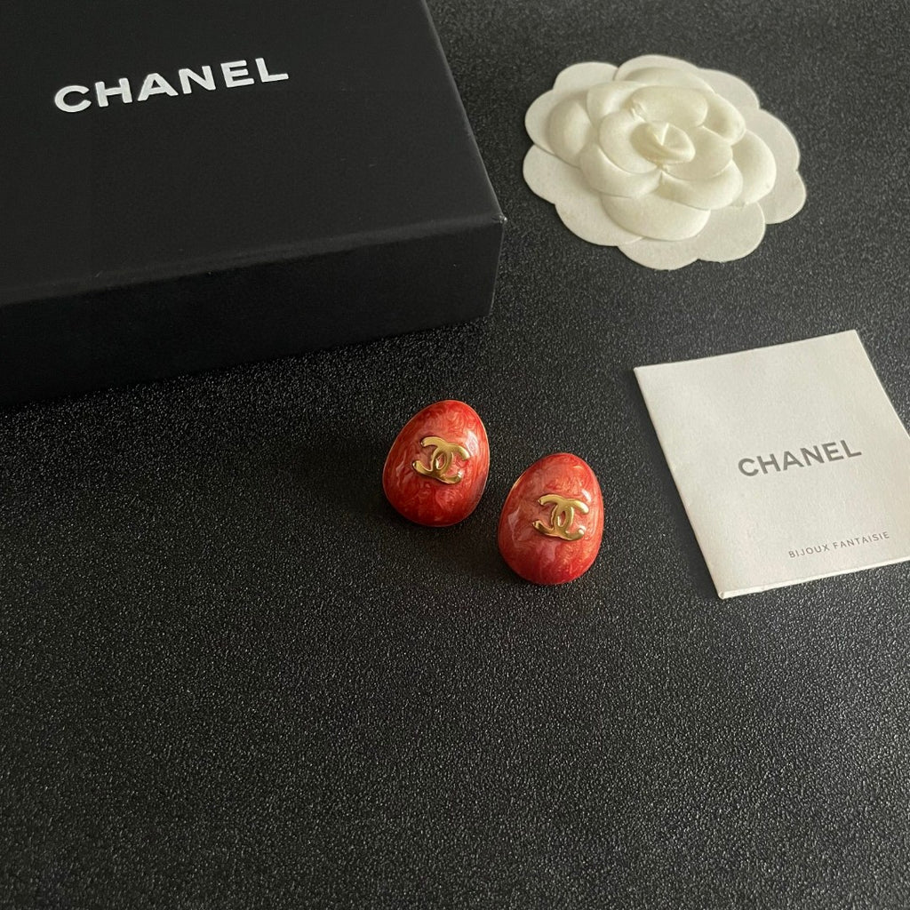 Double-C Emblem Stud Earrings in Polished Metal-Tone – Design 194 styled product view