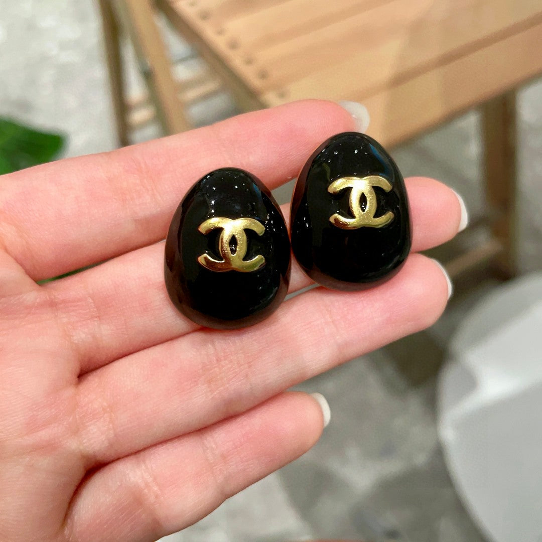 Double-C Emblem Stud Earrings in Polished Metal-Tone – Design 193 side detail