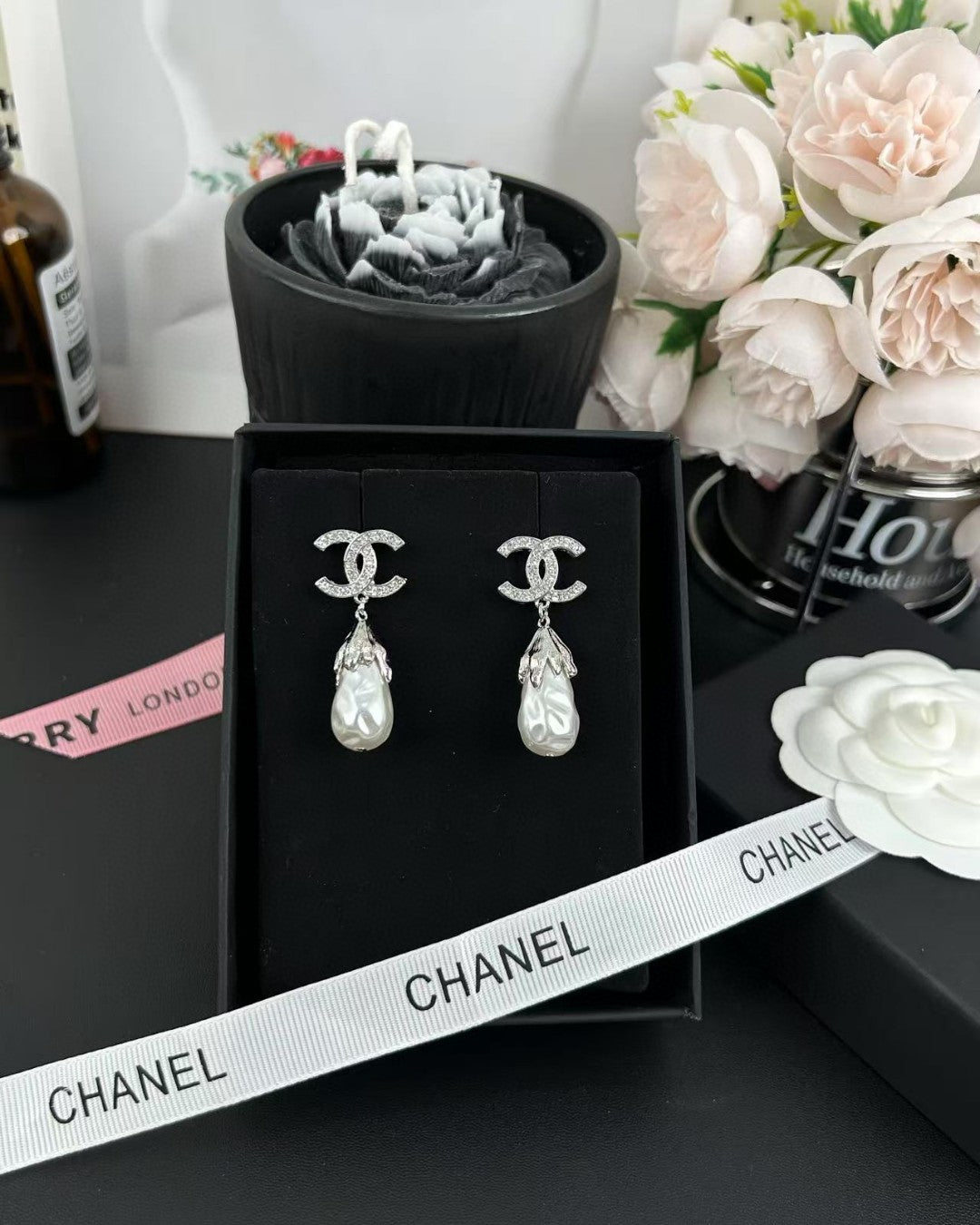 Letter Pearl-Detail Statement Earrings – Pearl Detail – Design 002 detail view