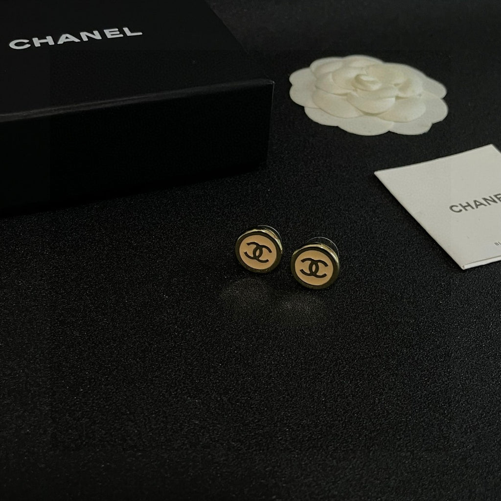 Double-C Emblem Stud Earrings in Polished Metal-Tone – Design 192 styled product view