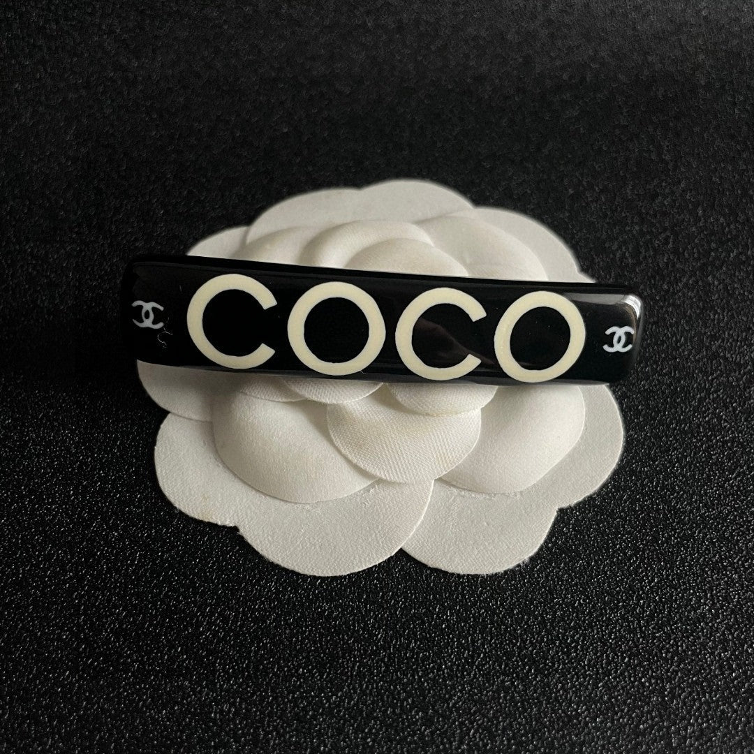Double-C Emblem Hair Clip – Design 009 front product view