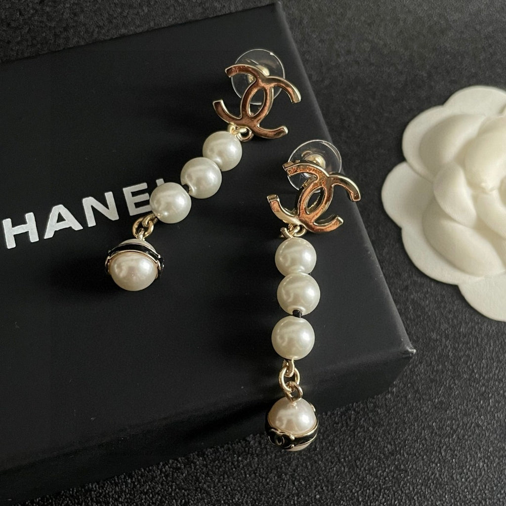 Double-C Emblem Pearl-Detail Statement Earrings – Pearl Detail – Design 011 detail view
