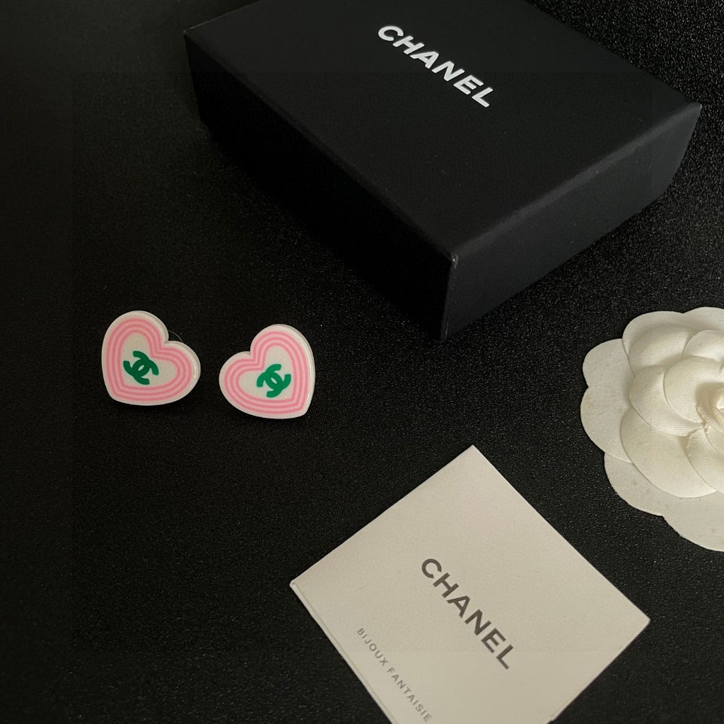 Double-C Emblem Stud Earrings in Polished Metal-Tone – Heart Detail – Design 004 close-up detail
